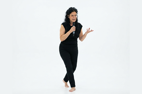 תמונת מופע: נפגשות במוזיאון - ענת לידרור &lpar;ענתוּ&rpar; - "גלגול תנועה" בהשראת התערוכה "גלגול נשמה"